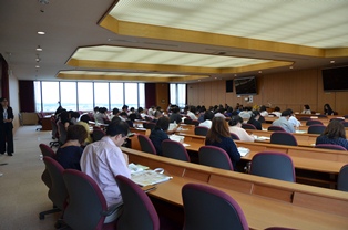 父母会定期総会の様子