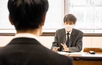 教員による面接指導の様子