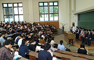 卒業生との交流会