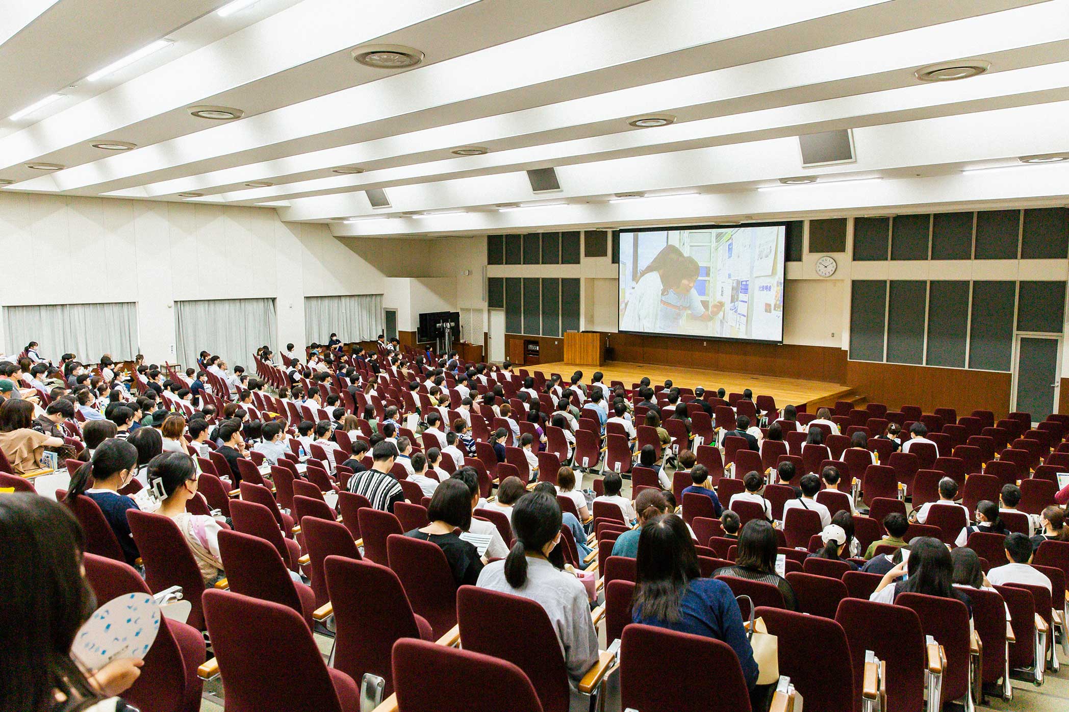 大学紹介映像上映