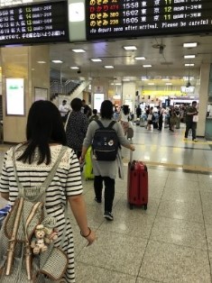 東京駅での添乗業務