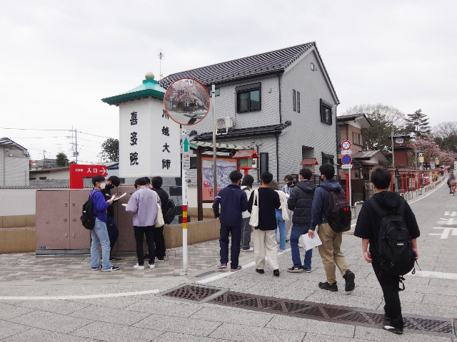 新入生セミナー1日目・川越での謎解きの様子
