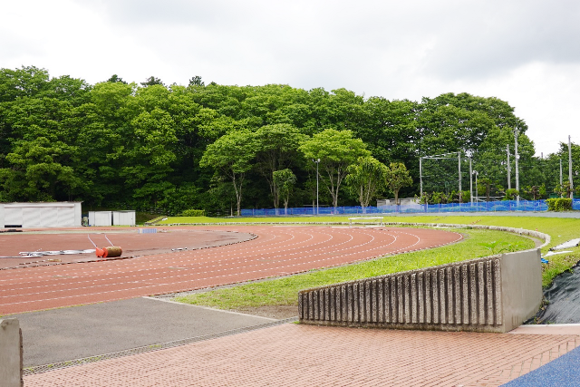 本学の陸上競技場（2022.6.11撮影）