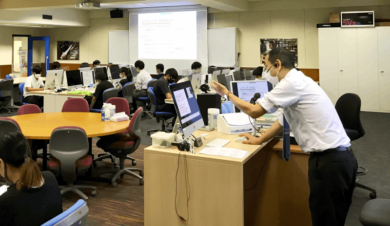 石川賀一講師による模擬授業「図書館が提供するサービスとは？ ～図書館サービス入門～」