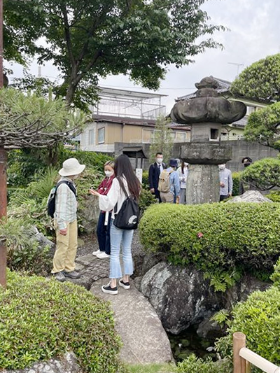 円照寺（元加治駅脇）