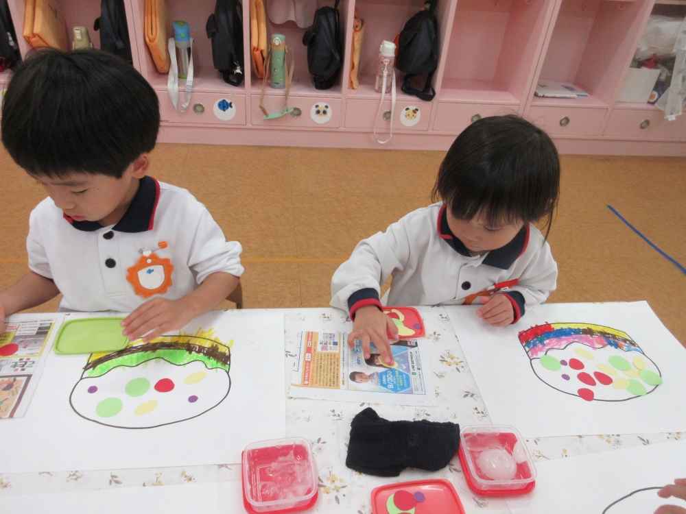 幼稚園のお誕生日に向けて～年少組の「お祝いケーキ」制作～